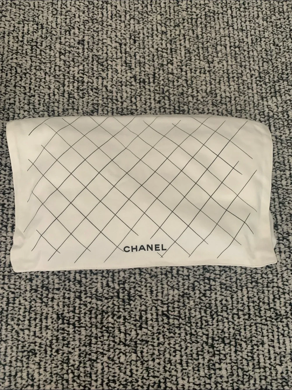 NWT CHANEL Metallic Purple Quilted Chain-Handle Shoulder Bag
